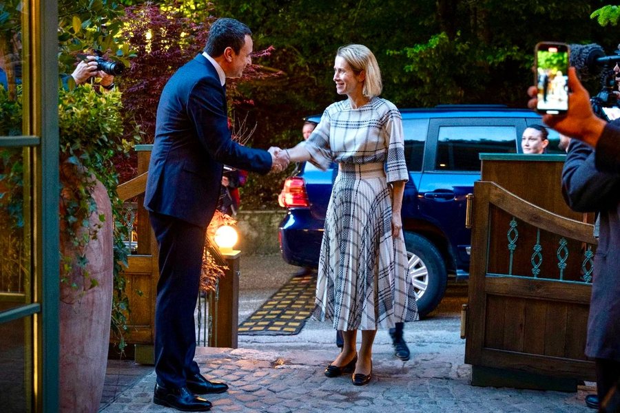 Kaja Kallas uron Kurtin p&euml;r qeverin&euml; e re: Shpejtoni reformat p&euml;r