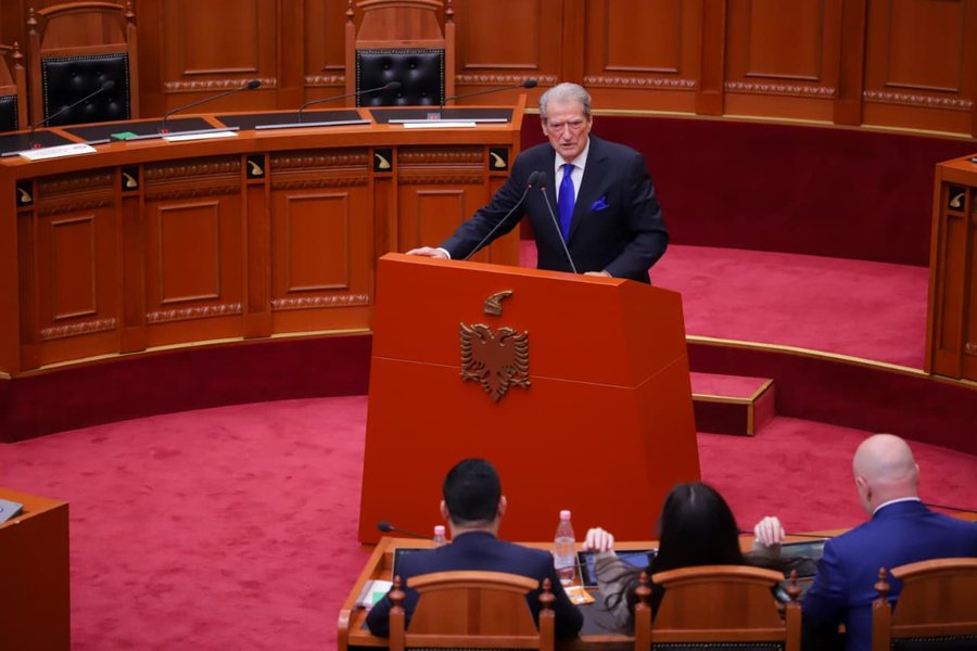 Berisha paralajm&euml;ron mazhoranc&euml;n: 20 shkurti &euml;sht&euml; fundi