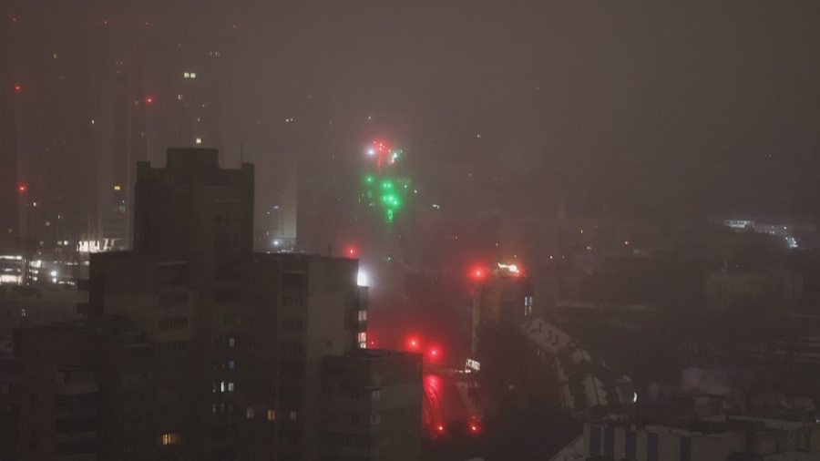 Makthi rus mbi Kiev, m&euml; shum&euml; se 100 mij&euml; familje mbet&euml;n pa