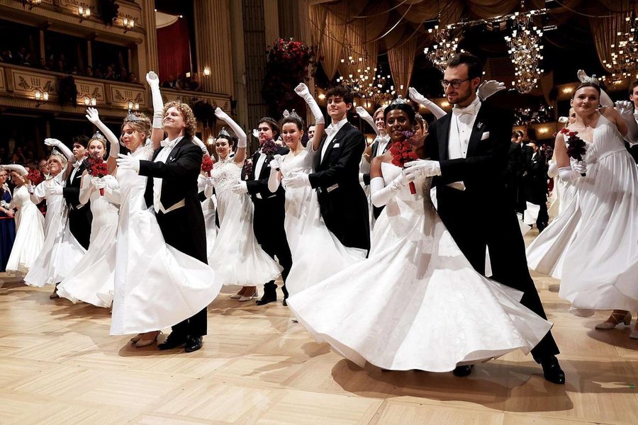 Spiropali e ftuar nderi n&euml; Ballon e Oper&euml;s s&euml; Vjen&euml;s: