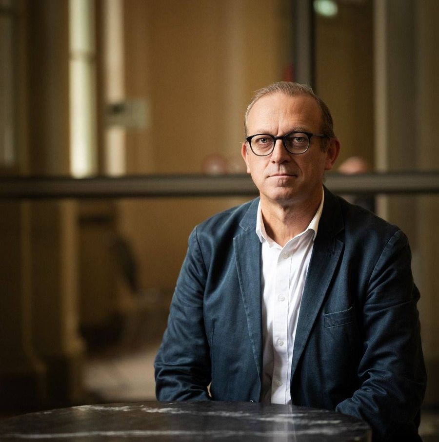 A i d&euml;gjon ndokush sinjalet?