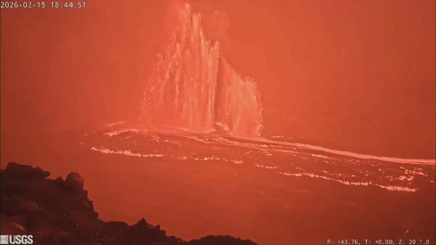 Shat&euml;rvan&euml; llave n&euml; qiell, shp&euml;rthimi dramatik i vullkanit