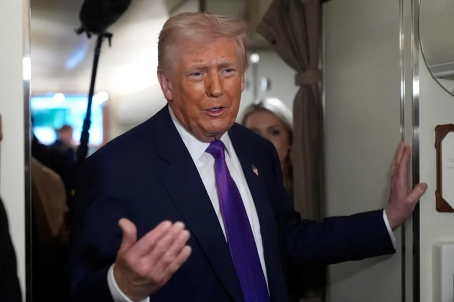 Trump urdh&euml;ron agjencit&euml; amerikane t&euml; publikojn&euml; dosjet