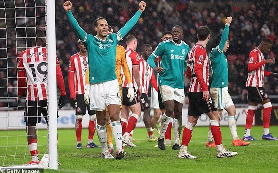 Zbuloni 10 futbollistët më të paguar në Premier League