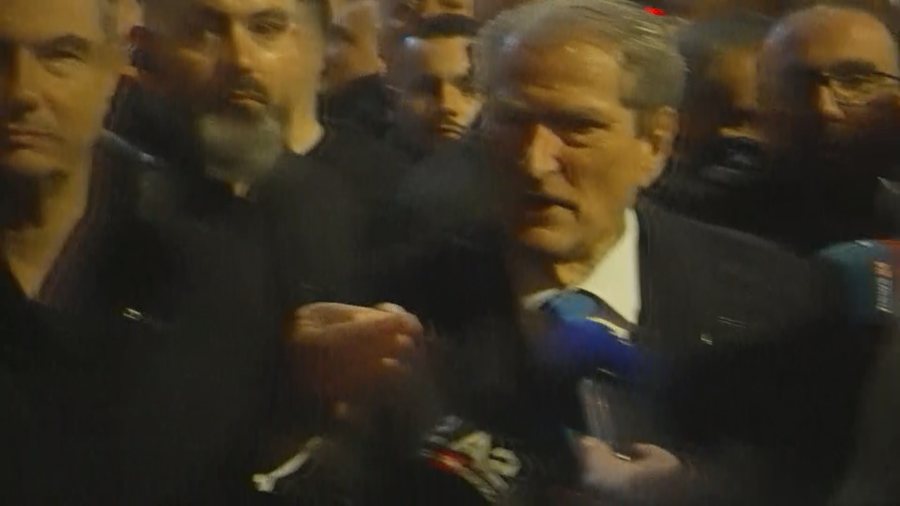 Berisha marshon n&euml; Tiran&euml;: Rama e Balluku po k&euml;rkojn&euml; azil,