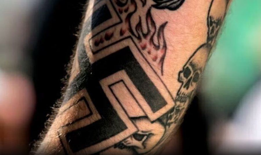 Zbulohet nj&euml; rrjet neonazist online n&euml; Itali, arrestohet