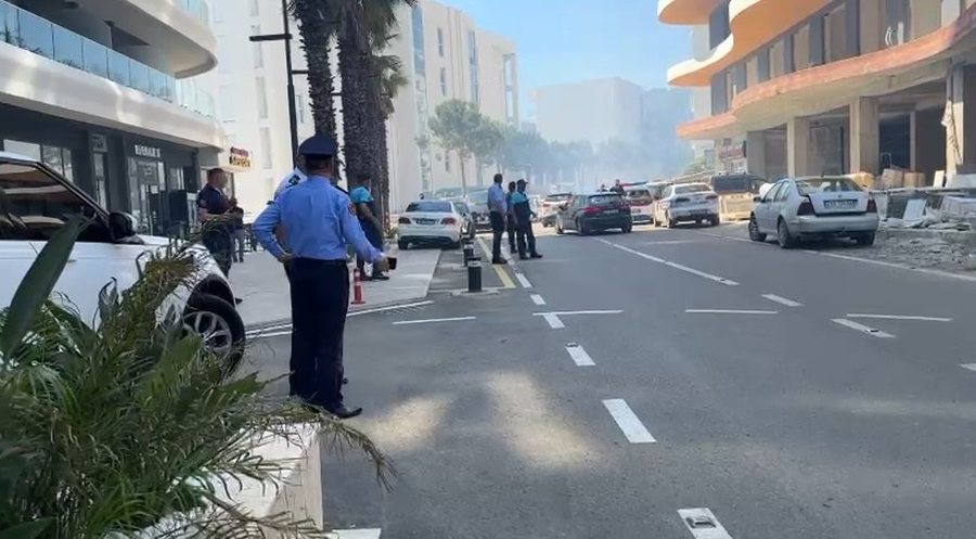 Zjarr te Rana e Hedhun, flakët pranë hoteleve të zonës