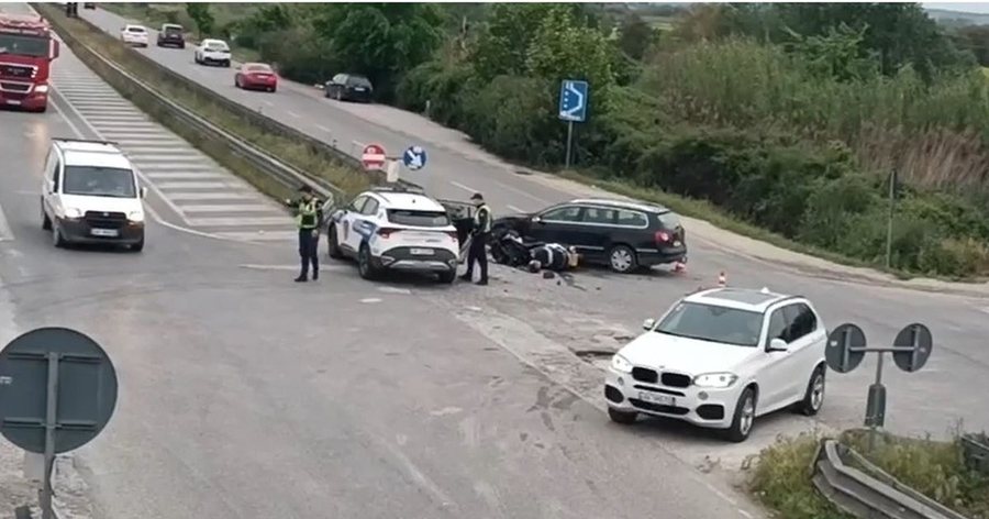 Aksident n&euml; autostrad&euml;n Lushnj&euml;-Fier, p&euml;rfundon n&euml;
