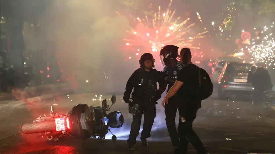 416 t&euml; arrestuar n&euml; Franc&euml; pas festimeve t&euml;