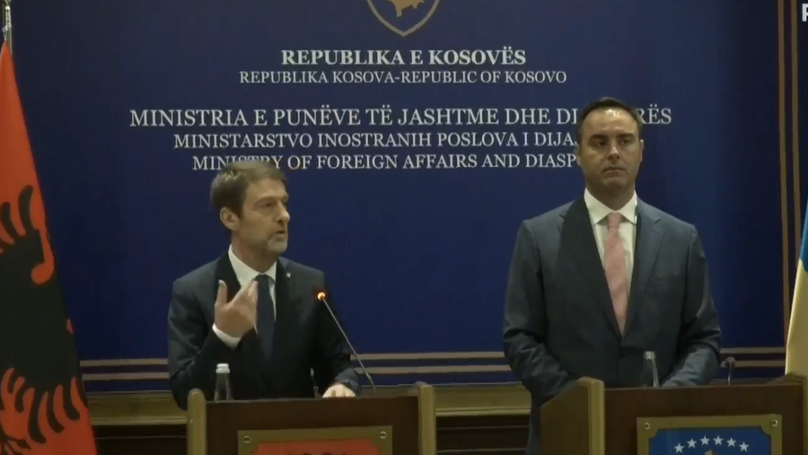 "Kush prek Kosov&euml;n, prek Shqip&euml;rin&euml;", Hoxha dhe