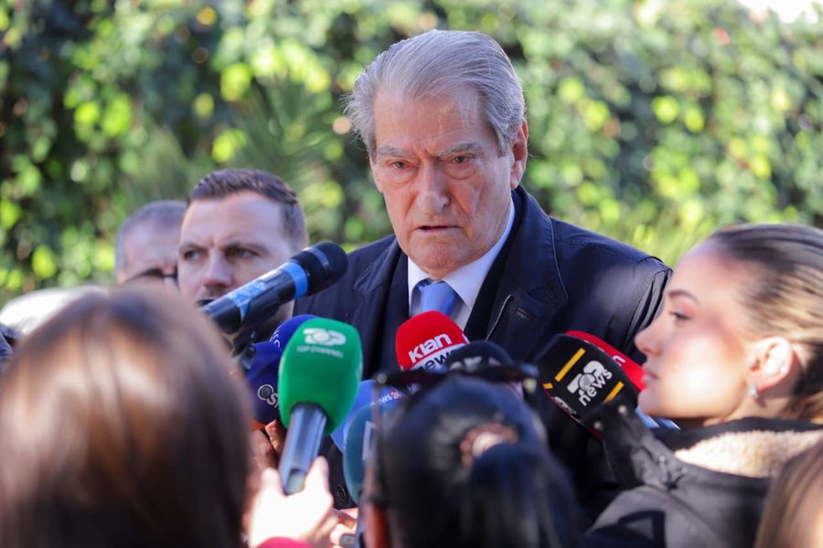 Berisha p&euml;r projektin n&euml; Zv&euml;rnec: D&euml;noj dhun&euml;n ndaj