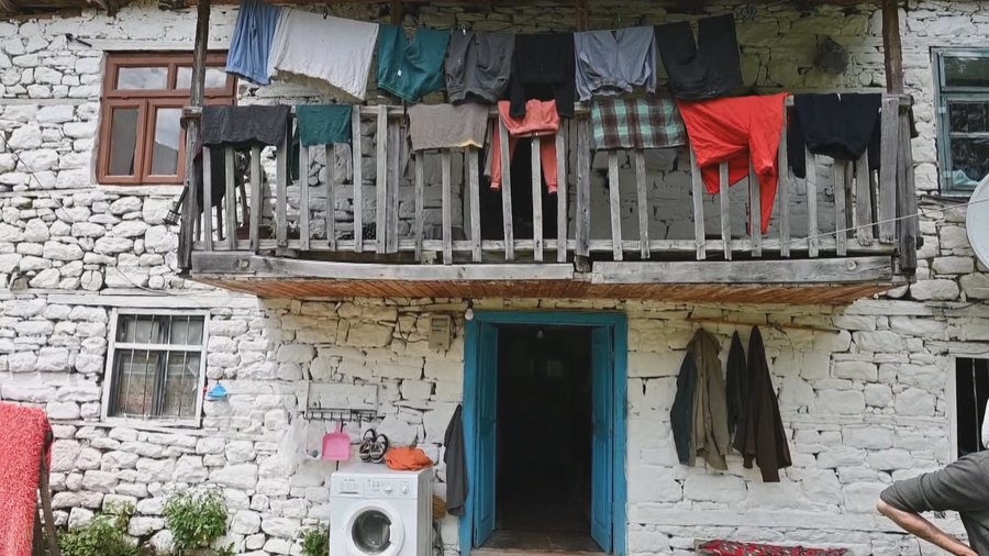 Pasojat e shpopullimit, Ll&euml;nga 4-shekullore tashm&euml; ka mbetur me 4