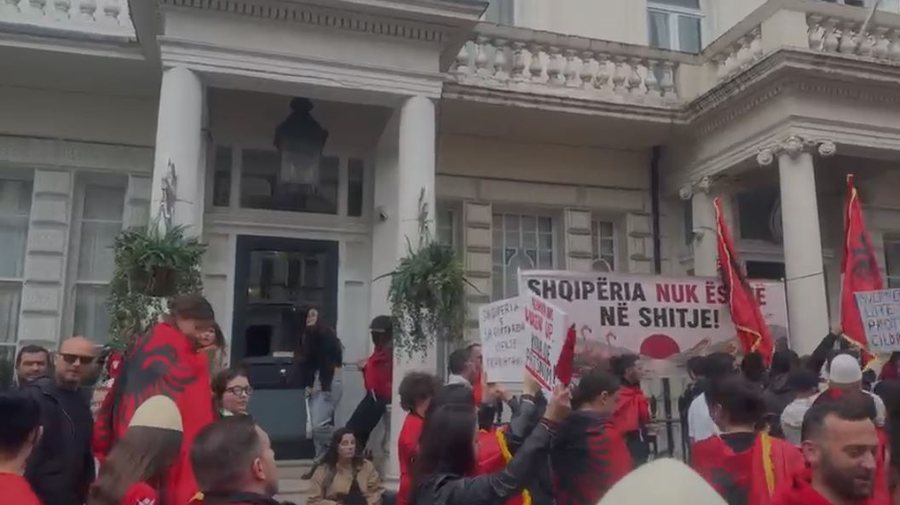 Kund&euml;r projektit n&euml; Zv&euml;rnec, shqiptar&euml;t n&euml;