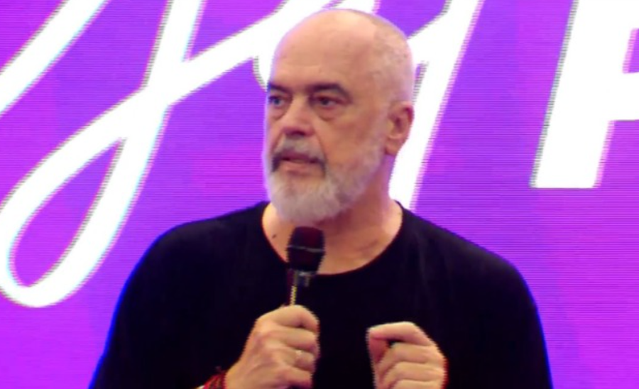 Zv&euml;rneci, Rama: Kur ne mor&euml;m detyr&euml;n, flamingot vriteshin me