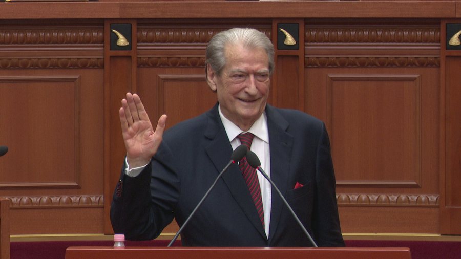 A është hequr “non grata”? Berisha pritet më