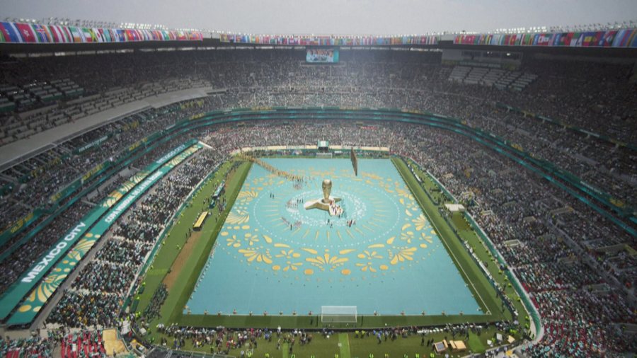 Shakira &ldquo;ndez&rdquo; stadiumin, ceremonia spektakolare p&euml;r hapjen e