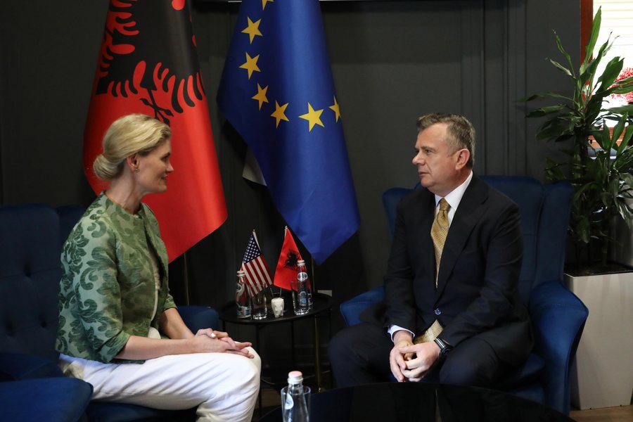 Balla takim me Nancy VanHorn: Shqip&euml;ri-SHBA, partneritet strategjik n&euml;