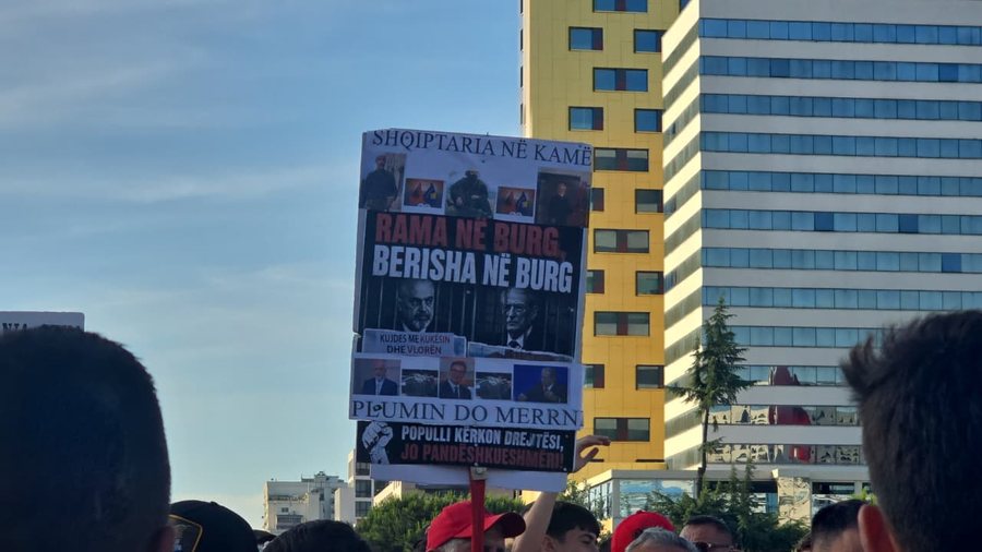 Dita 15 e protestës, qytetarët kërkojnë largimin e