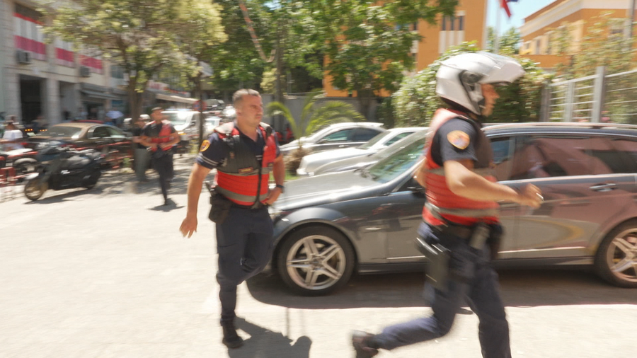 Dhun&euml; fizike n&euml; Gjykat&euml;n e Posa&ccedil;me, 3 v&euml;llez&euml;rit