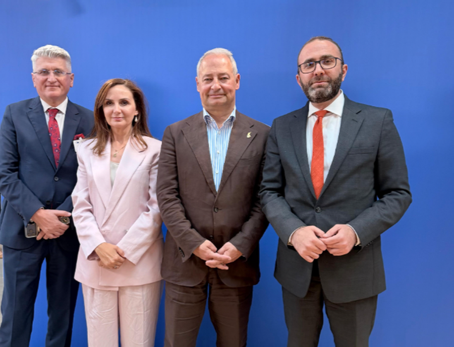 Raporti p&euml;r Shqip&euml;rin&euml; n&euml; PE, PD zhvillon takime n&euml;