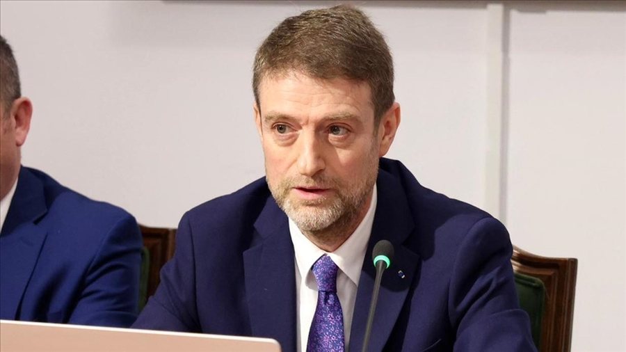 PE miraton raportin p&euml;r Shqip&euml;rin&euml;, Hoxha: An&euml;tar&euml;simi