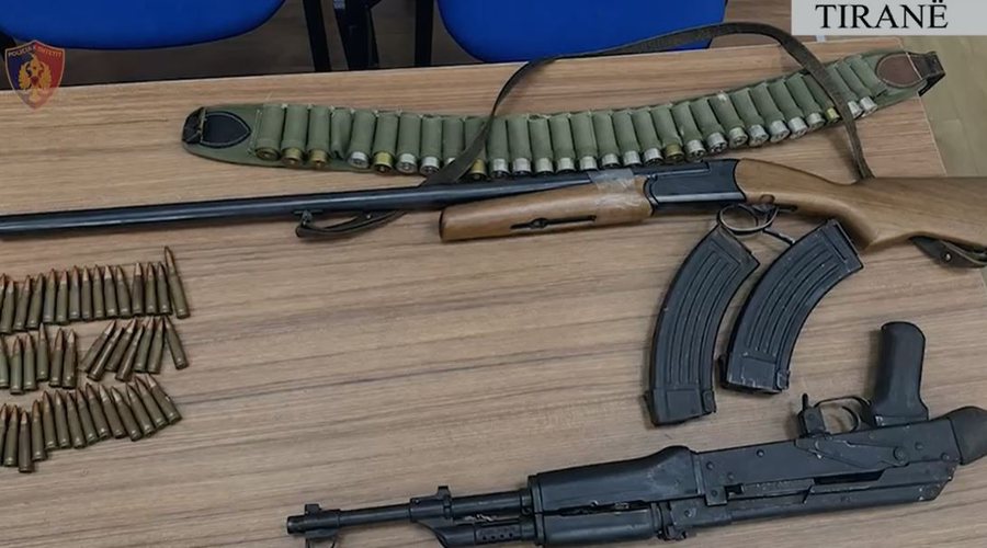 Mbante n&euml; banes&euml; arm&euml; e municione, arrestohet 43-vje&ccedil;ari