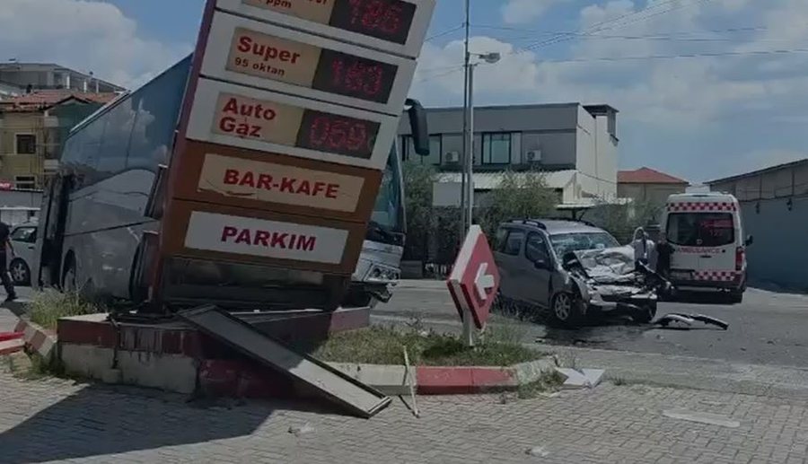 Aksidentohet autobusi me nx&euml;n&euml;s shkolle n&euml; Elbasan