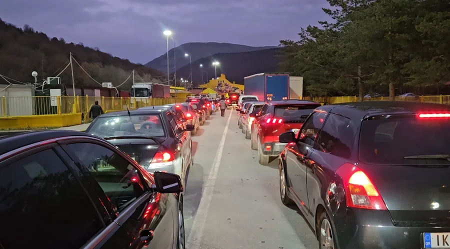 Radh&euml; kilometrike n&euml; Kapshtic&euml;, mbi 21 mij&euml;