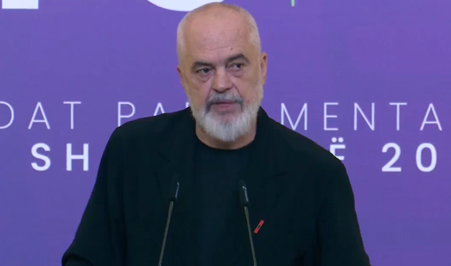Rama sulmon sërish influencuesit: Janë bërë parelinj me