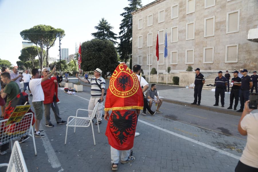21 dit&euml; protest&euml; p&euml;r largimin e Ram&euml;s, disa protestues nuk e