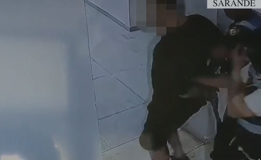 Kapet n&euml; Ksamil &ldquo;Vis Kor&ccedil;ari&rdquo;, p&euml;rplasi makinat e