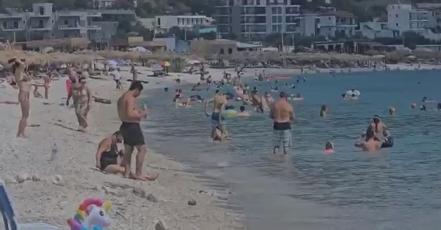 Temperatura mbi 35 gradë, Borshi mbushet me pushues