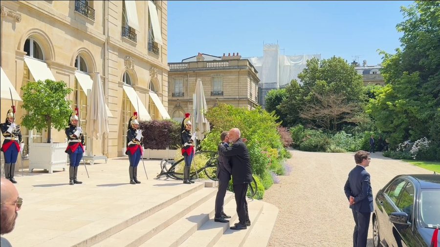 Kryeministri Rama pritet nga Presidenti Macron n&euml; Pallatin Elysee