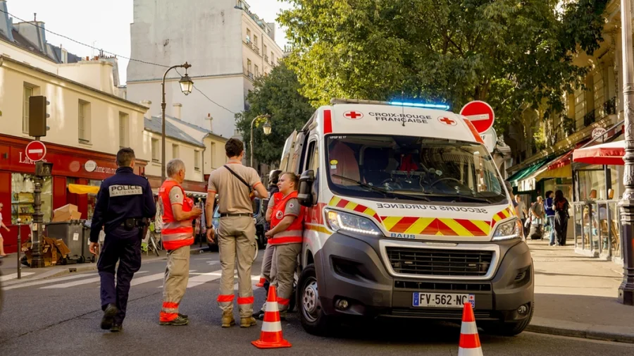 Franca përfshihet nga i nxehti ekstrem, dy fëmijë gjenden të