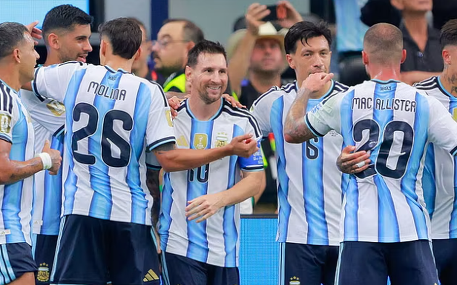 Askush si Messi n&euml; Kup&euml;n e Bot&euml;s. Dygol&euml;sh Austris&euml;,