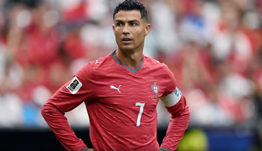 CR7 &ldquo;pushton&rdquo; Kup&euml;n e Bot&euml;s, Portugalia shkat&euml;rron