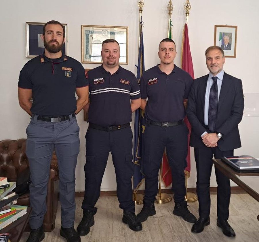 Siguria gjatë sezonit veror, Policia shqiptare në shërbim në