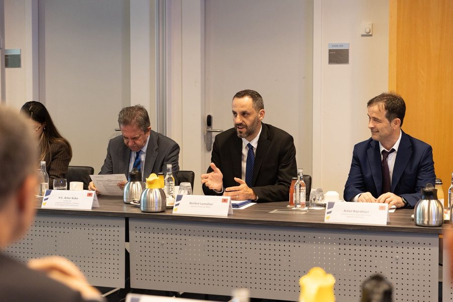 Lamallari n&euml; Europol: Bashk&euml;punim n&euml; luft&euml;n kund&euml;r