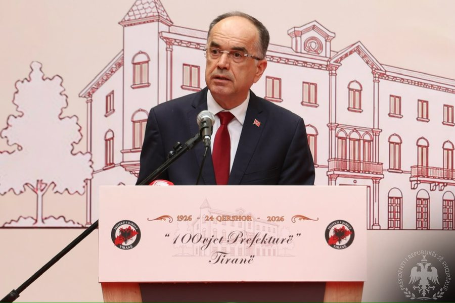 25 dit&euml; protest&euml;, Begaj thyen heshtjen: E drejt&euml; kushtetuese,