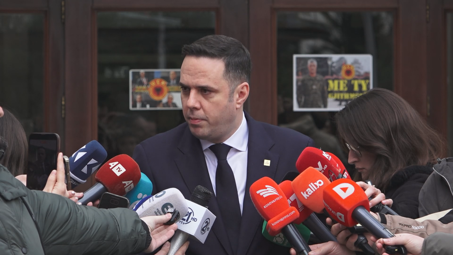 &ldquo;President Lumiri ose un&euml;!&rdquo;, Haziri t&euml;rheq