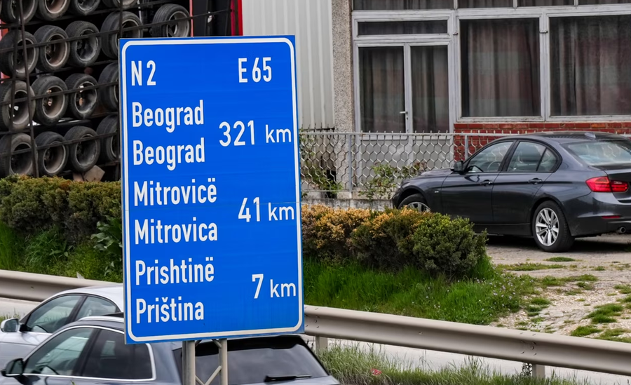 Pa bashk&euml;punim juridik: Si ua d&euml;rgon Kosova ftesat e gjykatave t&euml;