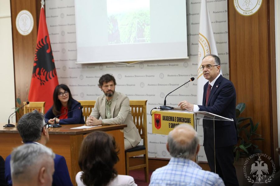 Presidenti Begaj: N&euml; Poloni p&euml;r t&euml; kujtuar ata q&euml; u