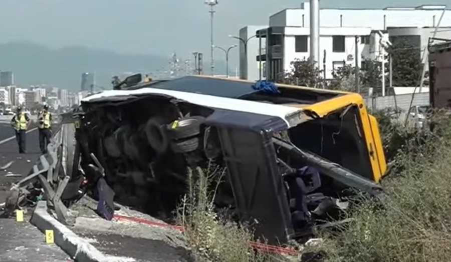 Aksidenti tragjik n&euml; autostrad&euml;n Durr&euml;s-Tiran&euml;, nj&euml; nga