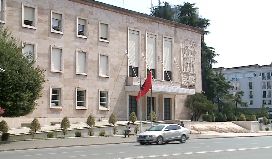 Qeveria ndryshon buxhetin, 20.1 miliard&euml; lek&euml; m&euml; shum&euml;