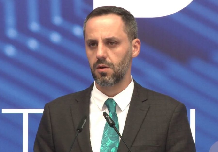 &ldquo;Thell&euml;sisht i tronditur&rdquo;, ministri Lamallari reagon pas