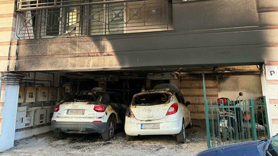 Sulm me bomba n&euml; Selanik, goditen banesat e zyrtar&euml;ve t&euml;