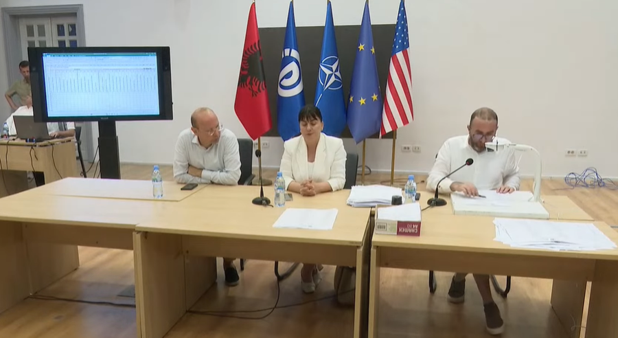Zgjidhet Kryesia e re e Partisë Demokratike: 60% gra, vajza dhe të