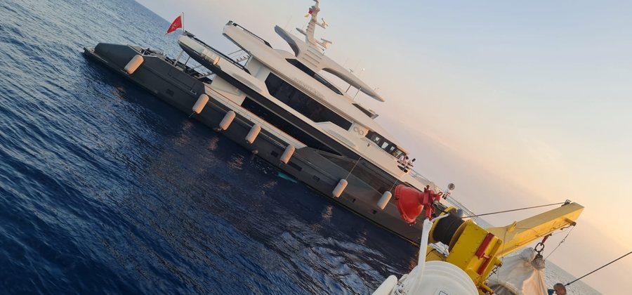 Pas një defekti në motor, rimorkiohet në Portin e Durrësit