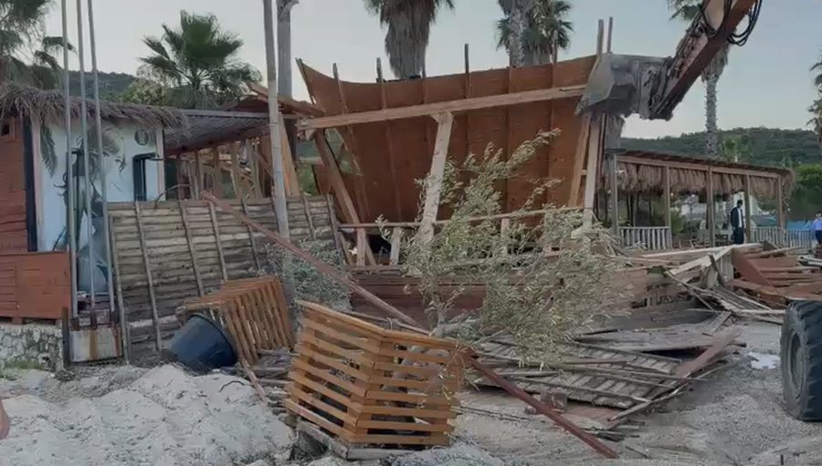 Vlor&euml;, IKMT shemb nj&euml; "beach bar" n&euml; Jal&euml;