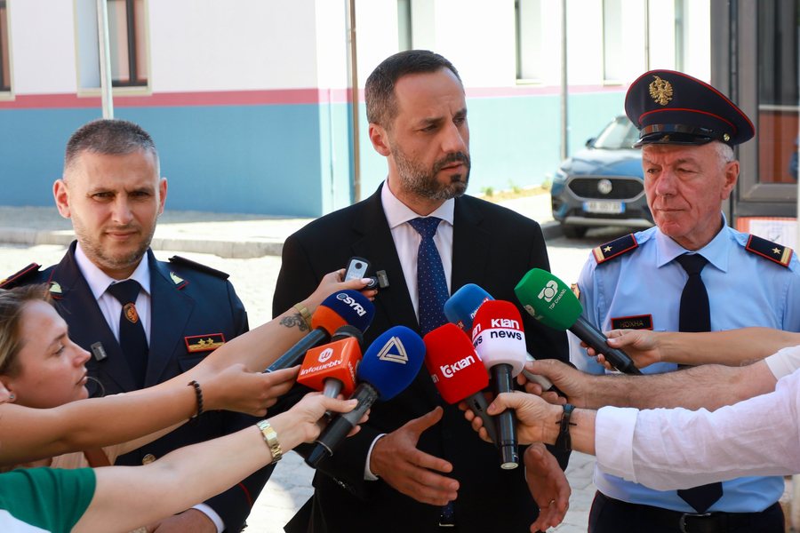 Lamallari: Dhunuesit e policis&euml; nuk jan&euml; protestues, por vandal&euml;